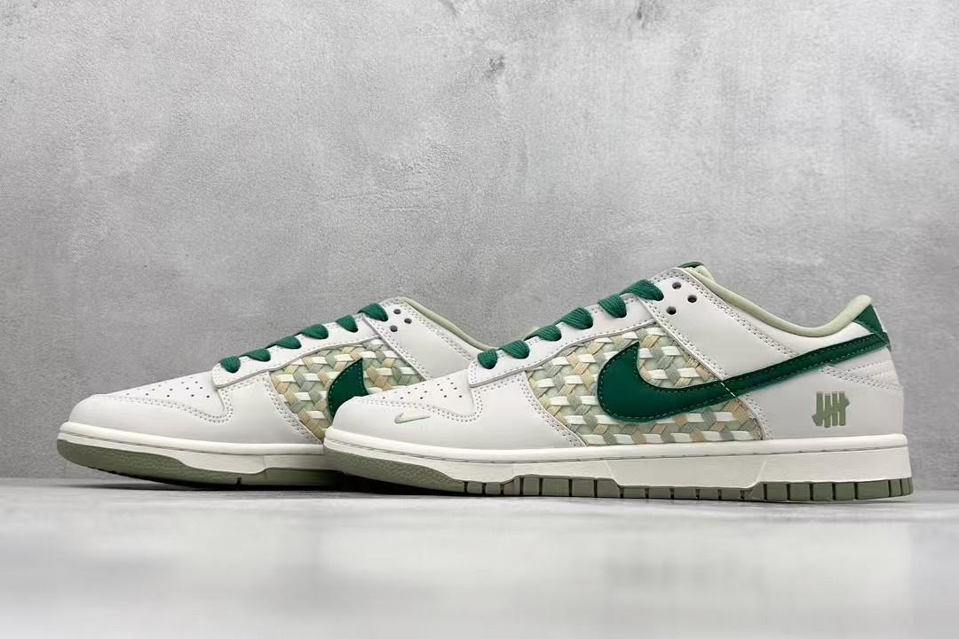 Undefeated x Nike SB Dunk Low Off Blanco Verde