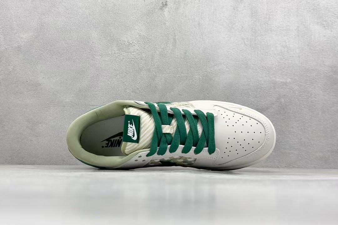 Undefeated x Nike SB Dunk Low Off Blanco Verde
