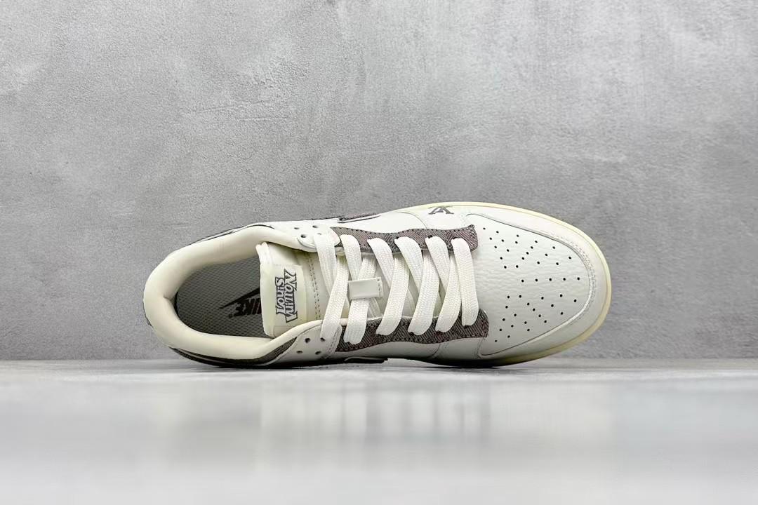 Nike SB Dunk Low x LV